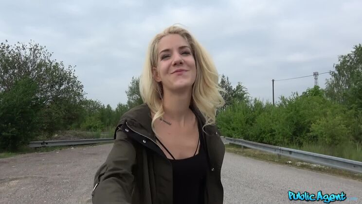 Loud outdoor sex for slim blonde