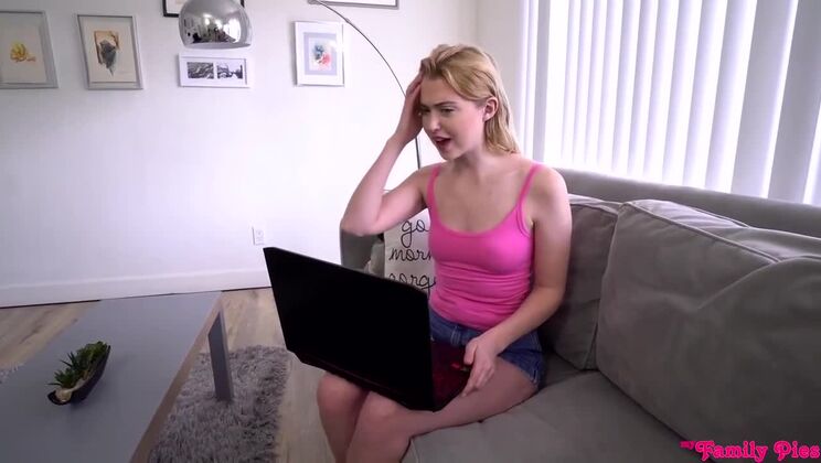 Blonde Chloe Cherry: Sneaking in for a Steamy Step Bro Creampie