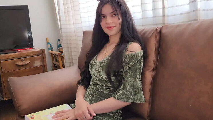 He bangs model Laura, wakes up beside her nude