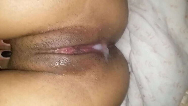 Barebacking my young lover, filling her up with a creampie. She squirts while we record our passionate sex session for XVIDEOS RED.