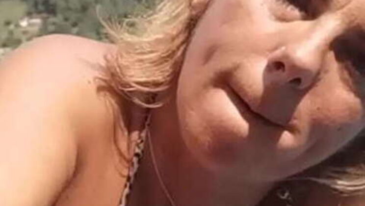 Riding the waves with a buddy: I pleasure him, and he ejaculates on my face