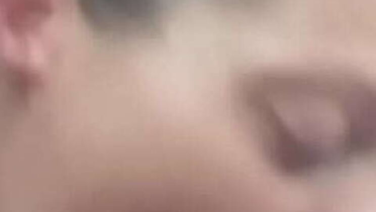 Adores Semen Swallowing