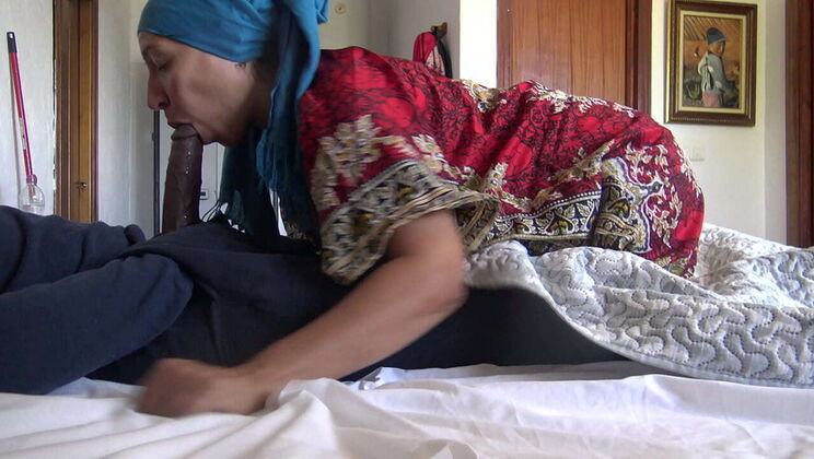 Turkish Hotel Maid Gives Blowjob to French Guest with Huge Black Dick