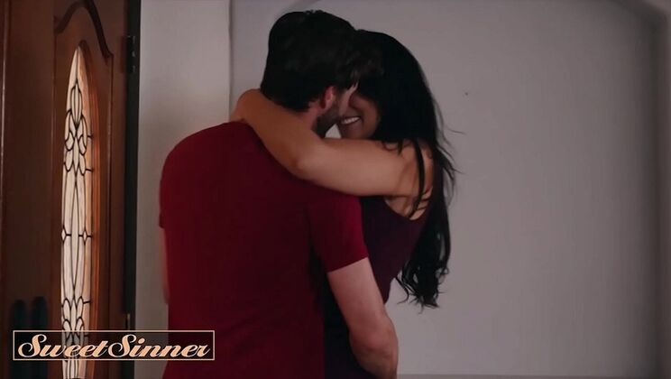 Reagan Foxx MILF with Huge Fake Tits Fucks Lucas Frost in Hot Scenes - MileHigh