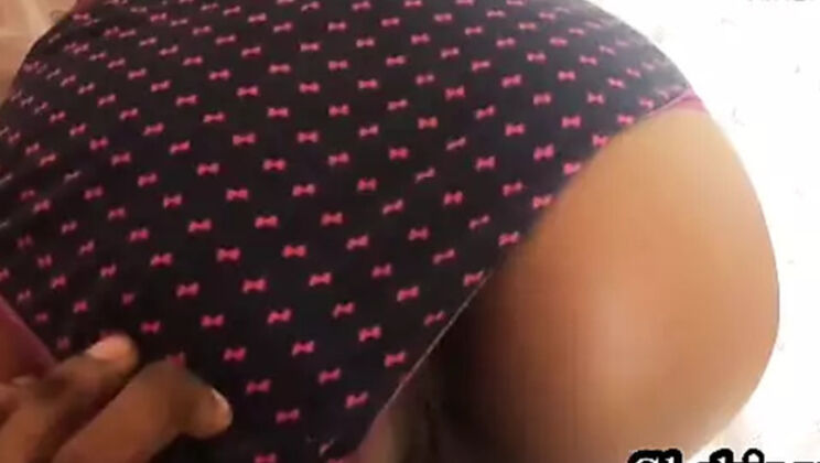 Hot Sri Lankan Girl with Big Booty Gets Hard Doggy Style Fuck