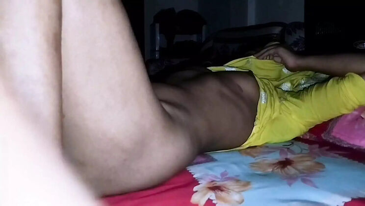 Deshi Indian Bhabhi Romantic Sex in Village - Deshi Women & Deshinix in HD
