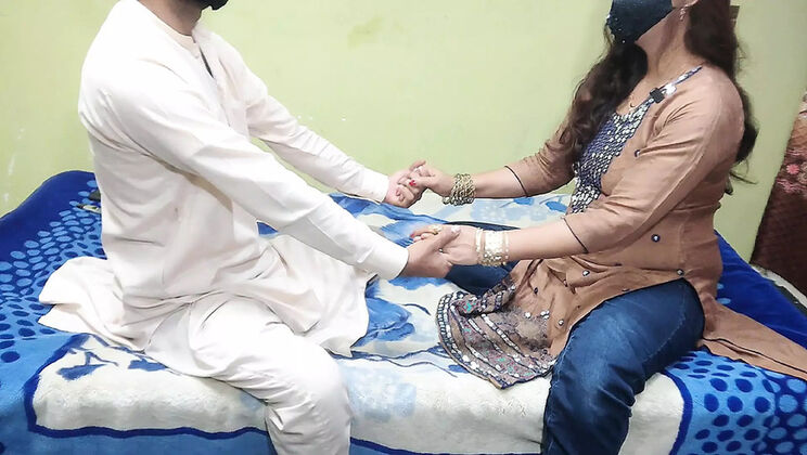 Desi Indian Girl First Date Hardcore Doggystyle Sex - Gullnazkhan Hot XXX