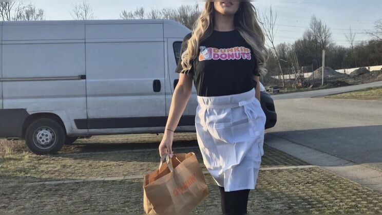 Hot Donut Shop Girl Picked Up From Work - First Date Ends With Creampie & Deep Throat