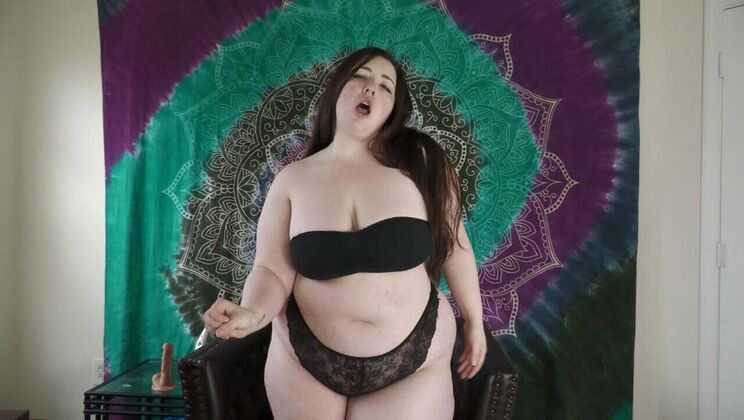 Dream BBW Ashleylynn1323 makes you cum hard with her big tits and curves