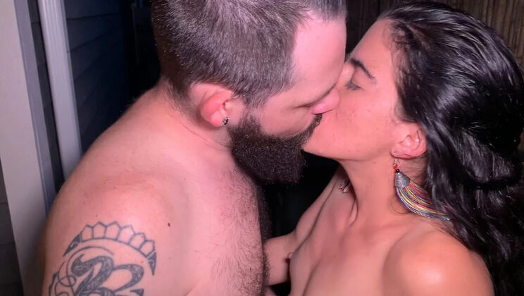 Hot Wife Vanessa Cliff Fucks Outside - Backyard Squirting & Dirty Talk