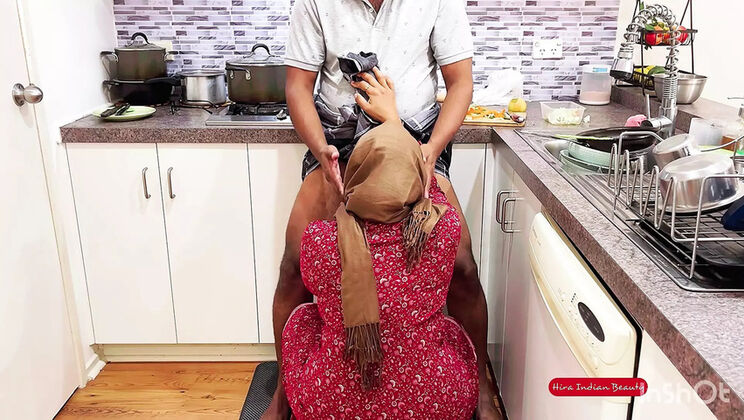 Eid Special: Horny Muslim MILF Cheats on Hubby with Servant - Hijabi Deep Throat & Loud Moaning