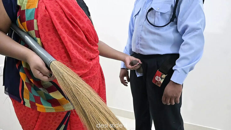 Desi Maid Gives Hot Handjob To Security Guard In Hotel Room