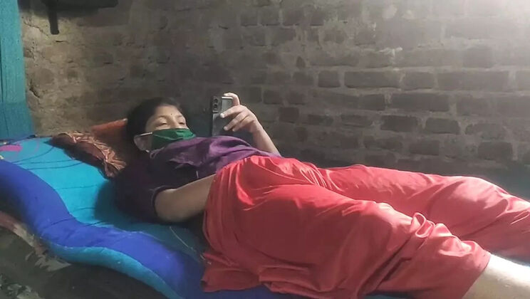 Desi village girl fingering her tight pussy - hot Indian masturbation