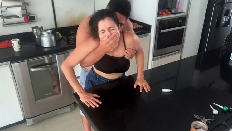 Hardcore Kitchen Fuck with Stepsister - NamiQseiiin's Juicy Ass Creampie