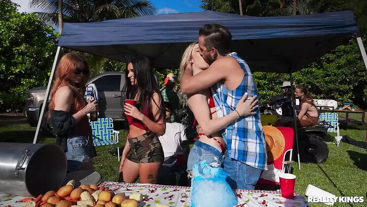 Big Tits Cheerleader Kait Fucks Lucas Frost at Wild Bush Party - Reality Kings