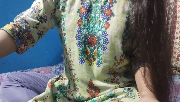Desi Indian virgin girl first time fucked hard by boyfriend - tight pussy sex