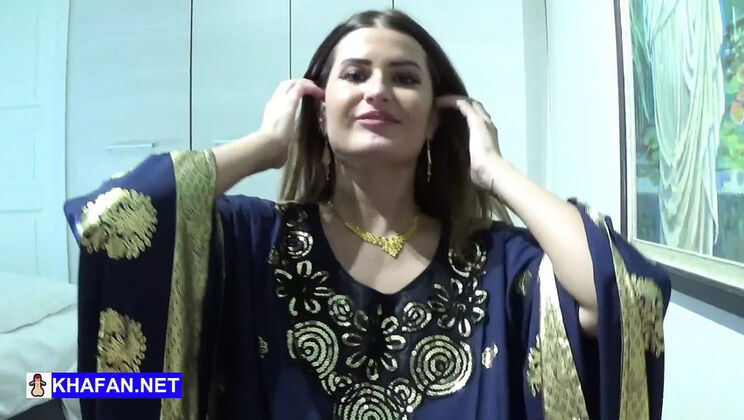 Hot Turkish Teen Brunette Gives Blowjob in Homemade Porn - Qombol