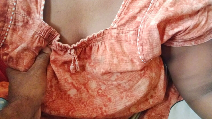 Hot Tamil Wife's Big Boobs Fucked Hard by Husband - Desi Homemade Sex