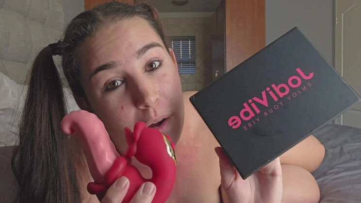 BBW Solo Masturbation with Medusa Dual-Tongue Vibrator - Pussy & Clit Play