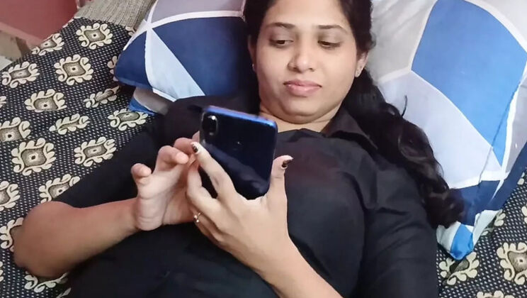 Desi Girl Fucks Stepdad Hard in Doggy Style - Apple Porn