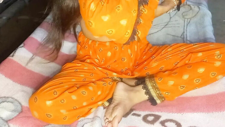 Skinny Pakistani Teen Fingering Her Tight Pussy - Homemade Desi Sex