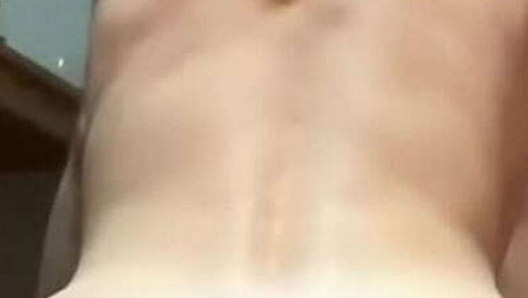 Hot MILF gives amazing blowjob to big cock