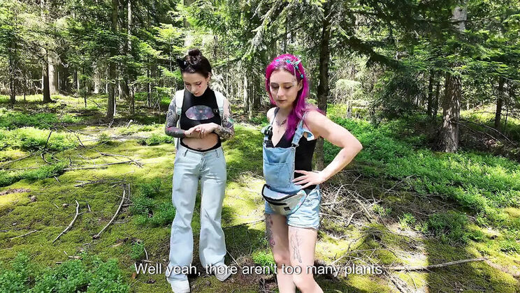 Hot alt lesbians fuck in the forest picnic - amateur exhibitionist fun