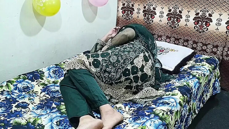 Desi Stepson Fucks Hot Muslim Stepmom - Homemade Taboo Sex