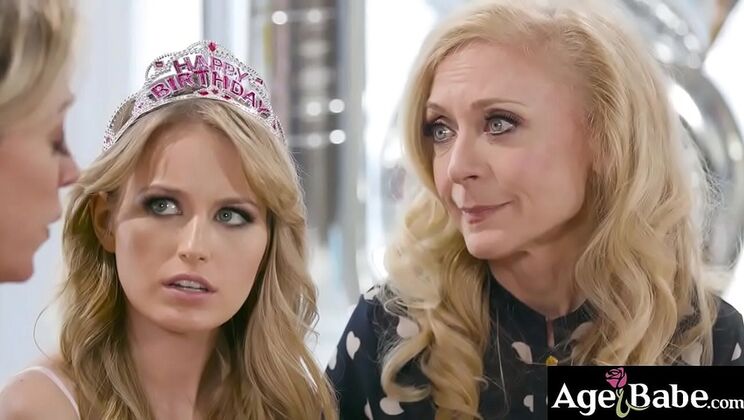 Hot GILF Nina Hartley Licks Pussy with MILF Dee Williams and Teen Scarlett Sage