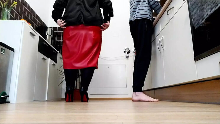 Lusty MILF Step Mom Gets Creampie From Son In Law In Doggystyle - Big Ass & Nylon Pantyhose
