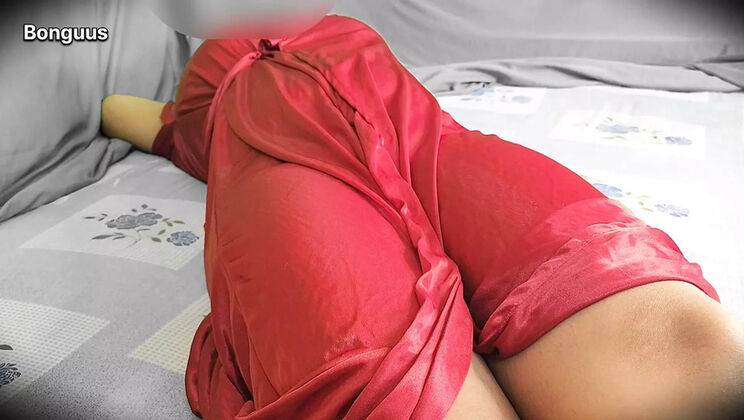 Desi Bhabhi Gets Horny Massage - Pussy Rubbed by Devar in Steamy Hindi Sex