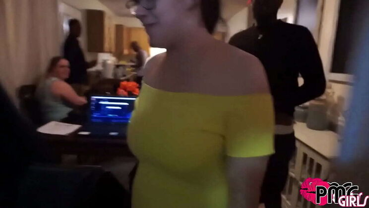 Nerdy PAWG Vicki Verona Takes BBC From Bones Montana - Rough Interracial Fuck