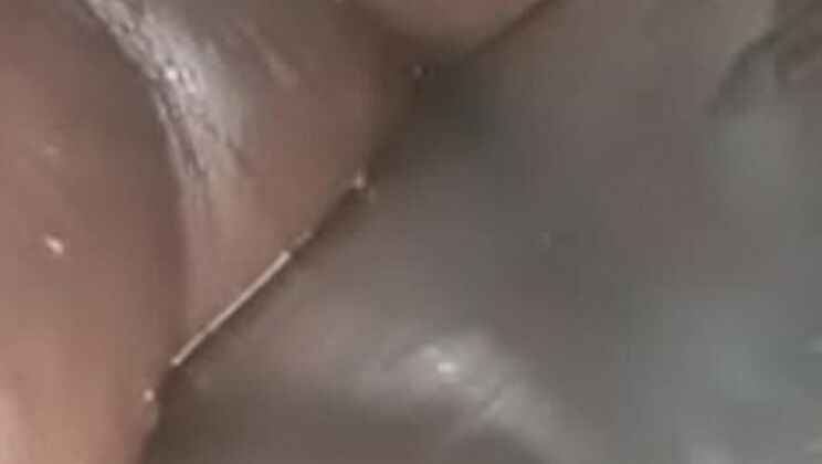 Extreme Squirting Orgasm - Tatyanalundynn's Fat Pussy Gushes Like a River