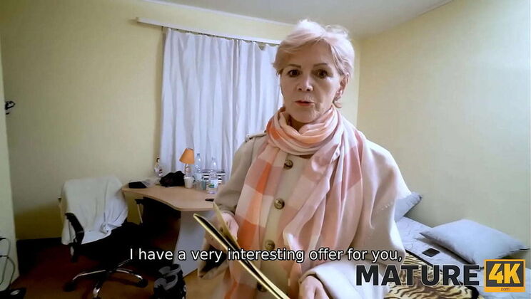 Hot Mature Cougar Gives Blowjob in Stockings - Shaved Pussy Granny Seduces Young Client