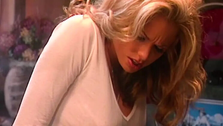 Briana Banks & Gwen Summers Oriental MILF Hardcore with Big Tits and Cumshot