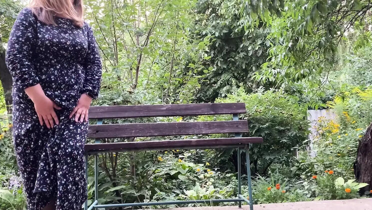 Amateur MILF Pissing On Mother In Law's Big Ass In Pantyhose Outdoor Fetish