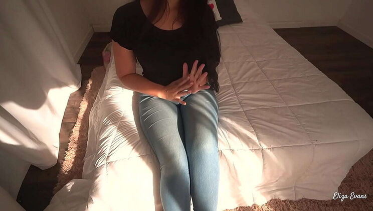 Eliza Evans Homemade: Jeans-Clad Friend's Wife Begs For Big Cock Creampie