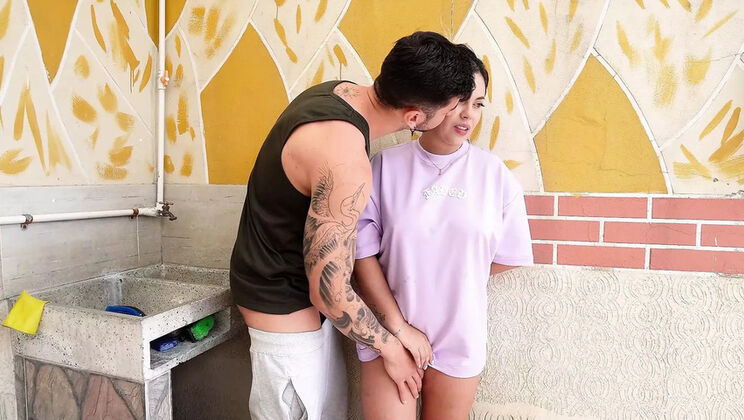 Juliana Rose Cheats on Husband with Neighbor - Amateur Latina Homemade Fuck