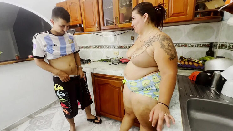 Kitchen Fuck with Latina Big Ass Mom - Homemade Viral Scandal