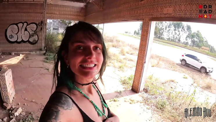 Alemao Hub Fucks Dreadlocks Hottie in Abandoned Building - Outdoor Teen Sex with Big Ass Latina