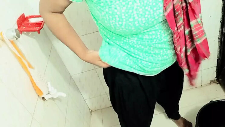 Step Cousin Fucks Step Brother Loudly In Bathroom - Indian 18 Year Old Bhabhi Moaning