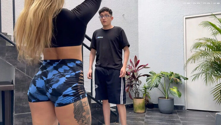 Step Mom's Personal Trainer Fucks Her Wet Pussy After Sex Dater App Match - Amateur Latina MILF