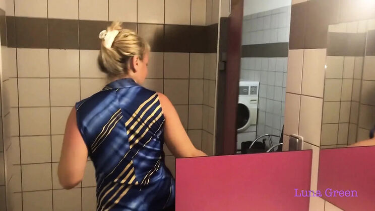 My Wife Luna Blows Me in Camping Shower - Amateur Italian POV Sex