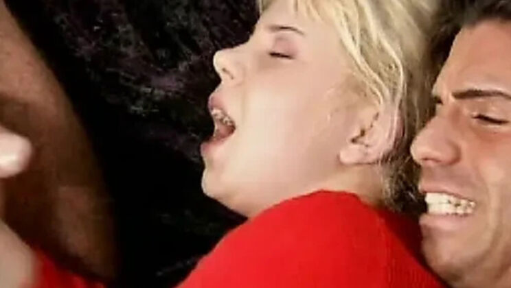 French amateur with big boobs gets double penetrated in hot threesome