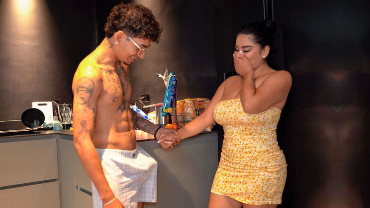 MILF Maid Gives Boss's Son Blowjob For Raise - Thiago Lopez & Issane