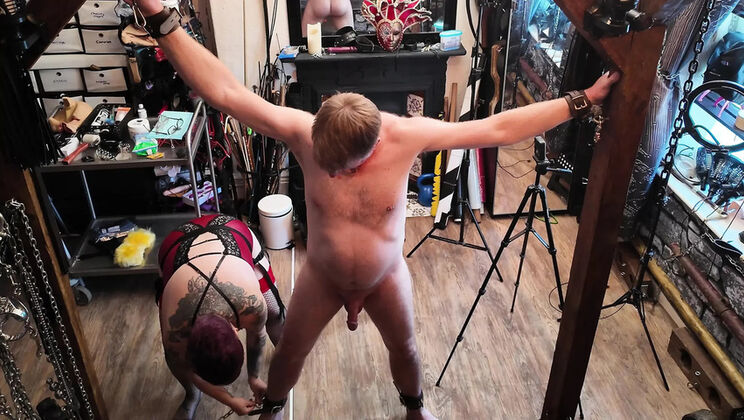 Mistress Izar's Latex Dungeon Trip with Bubbles and Slave