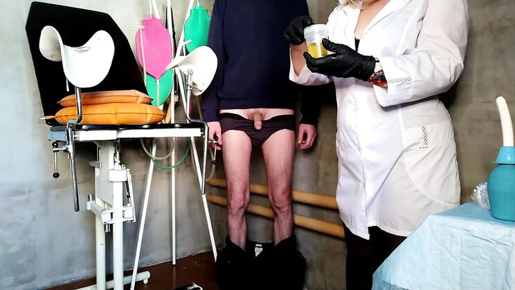 Mature Nurse Helps Me Cum at Sperm Bank - Big Ass Ukrainian MILF Handjob Cumshot