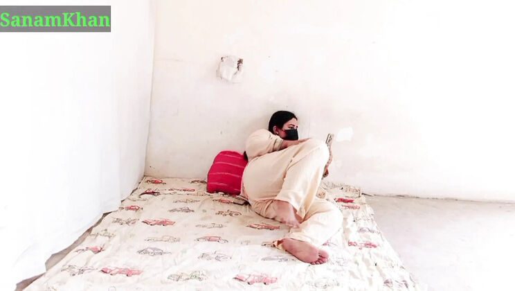 Desi Bhabhi Solo Masturbation - Pakistani Girl Fingering Her Big Ass in Calm Evening Mood