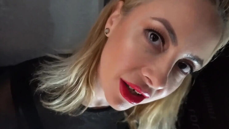 Wet Kelly Blowjob Gloryhole Surprise For Cuckold Husband