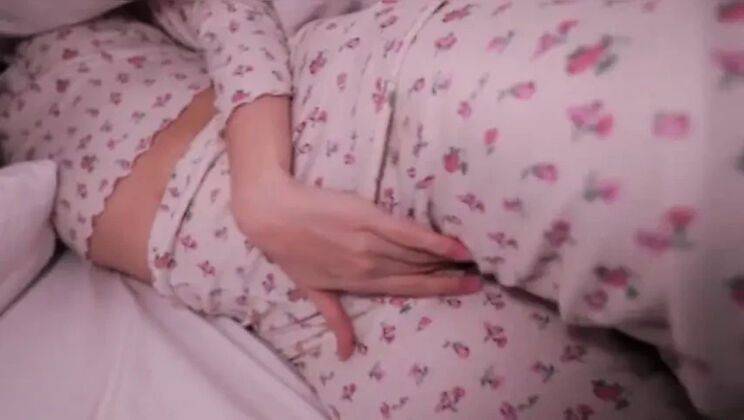 Loly Lola Good Orgasm Before Bed With Dildo - Teen Russian Ukrainian Homemade Pussy Moaning